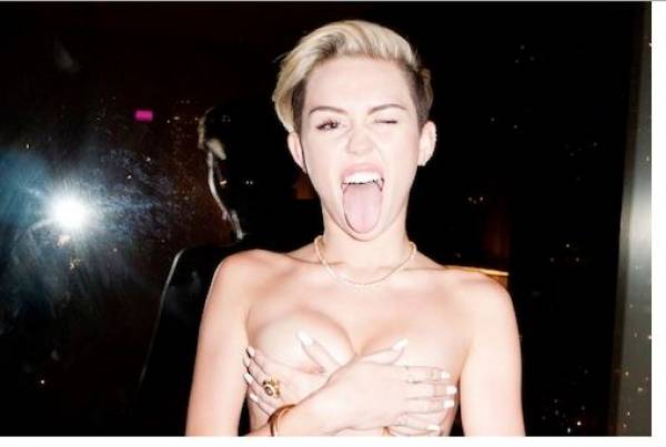Miley Cyrus Nude Teen Pic